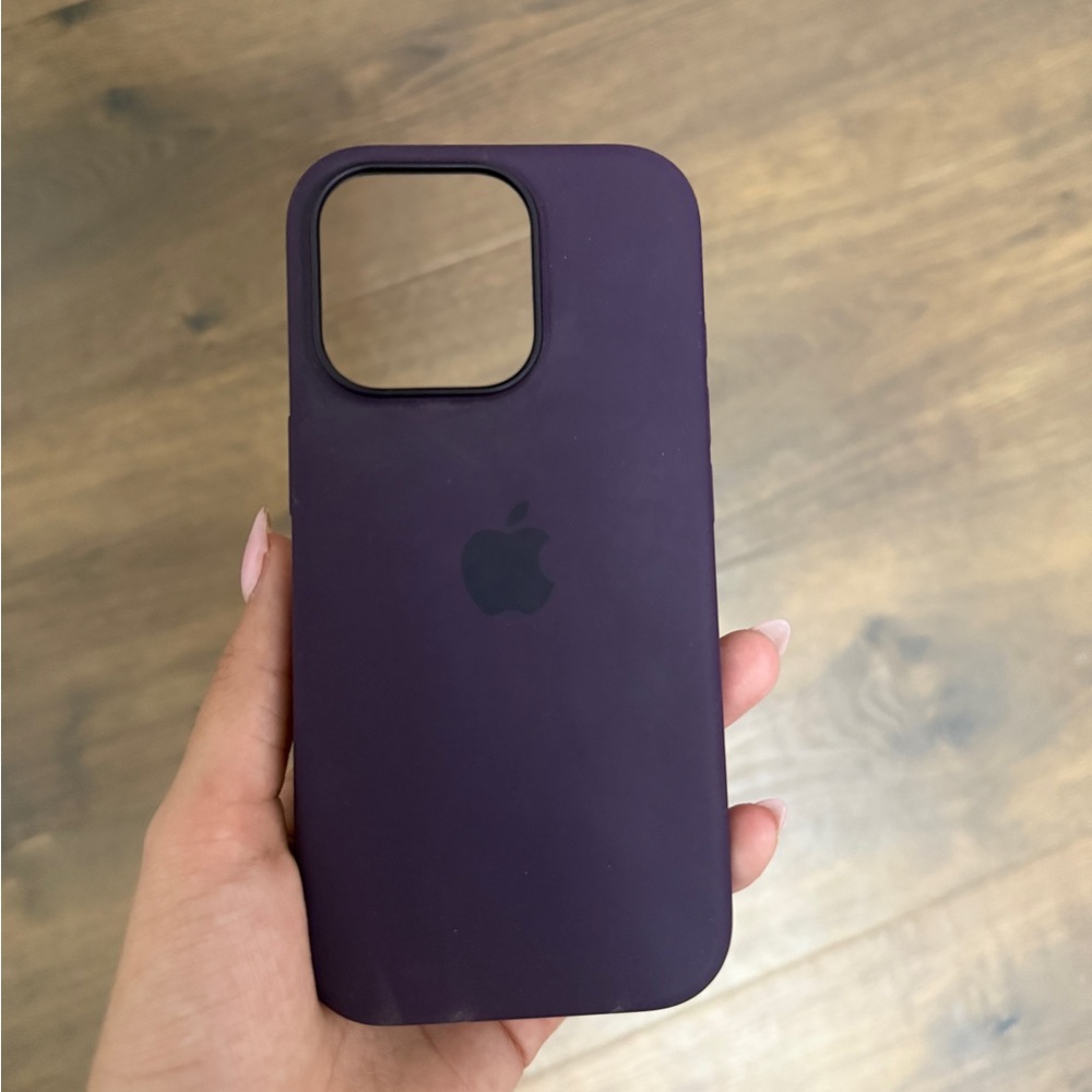 Apple Purple Silicone iPhone 16 pro Case